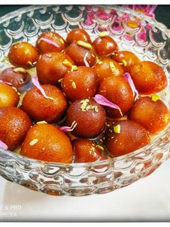 गुलाबजाम/खवा पनीर गुलाबजाम (Paneer gulab jamun recipe in marathi) रेसिपी चे मुख्य फोटो