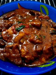 Una foto de Carne de cerdo con setas de otoño