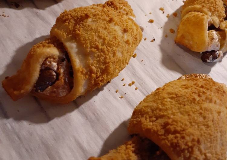 Steps to Make Super Quick Homemade S&#39;more Rolls