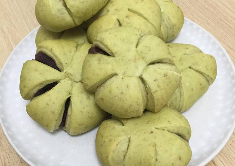 Green tea bread with red bean paste