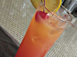 Una foto de Tequila Sunrise