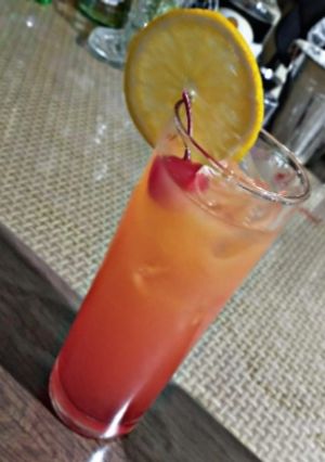 Una foto de Tequila Sunrise