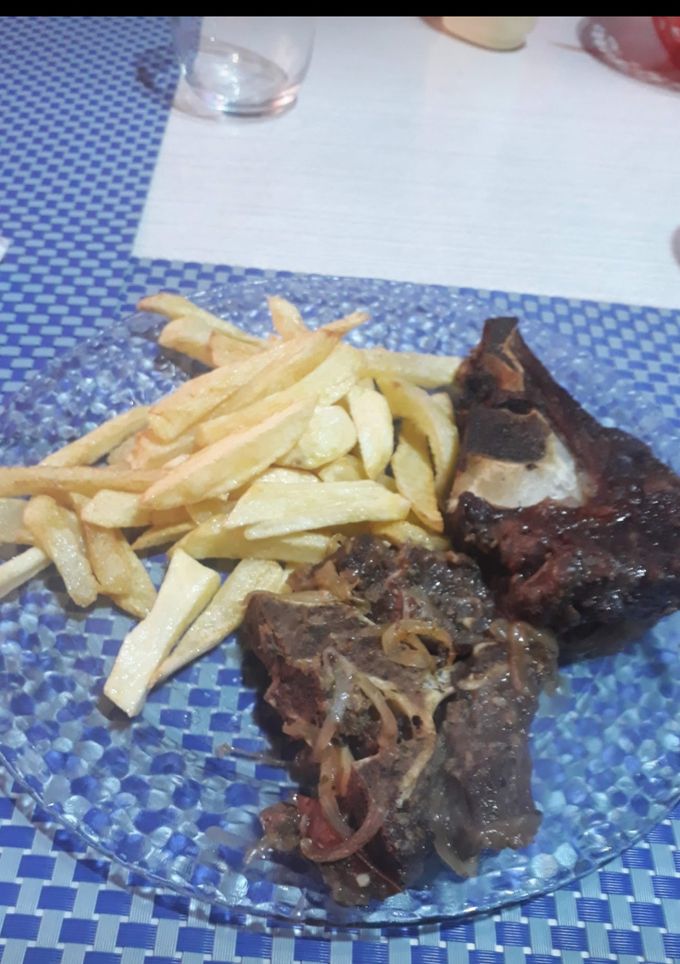 Una foto de ASADITO AL HORNO Eléctrico CON ENSALADITA y PAPAS FRITAS. Grace