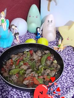 صورة لوصفة كبدة الدجاج والقوانص بالفلفل الملون والحار