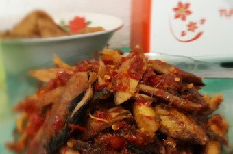 Langkah Mudah untuk Menyiapkan Tongkol suir pedas asam, Bisa Manjain Lidah