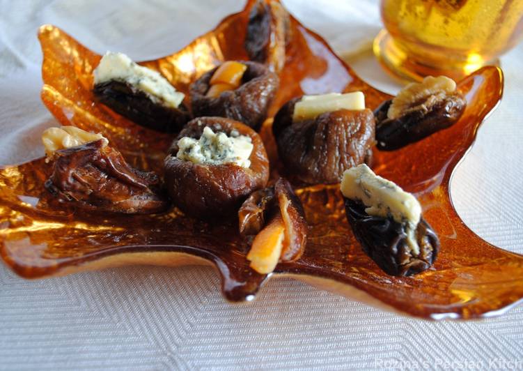 Stuffed figs and dates with cheese / nuts