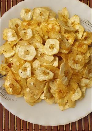 A picture of Raw banana chips.