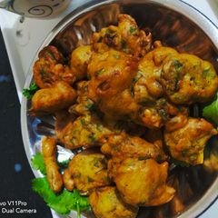 A picture of Palak bhajiya.