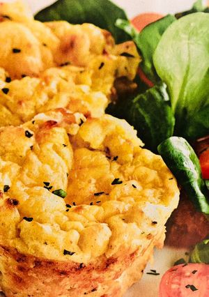 Foto principal de Nidos de patata con queso y ensalada