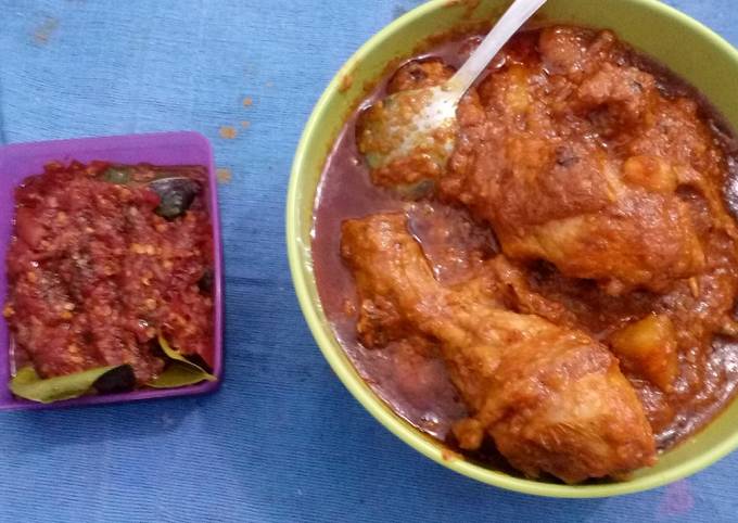 Rendang ayam pedas dan sambal merah pedas