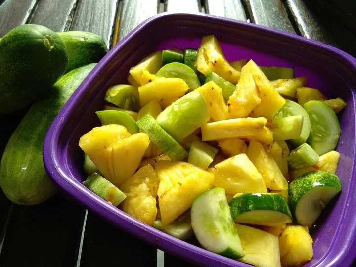 Langkah Mudah untuk Membikin Resep  Rujak timun nanas (Timnas) yang Enak, Bikin Ketagihan