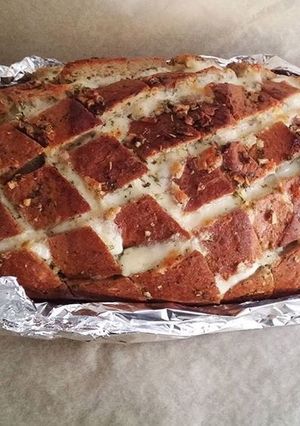A picture of Garlic pull apart cheese bread.