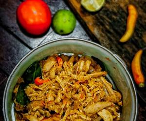 Masakan Populer Ayam Suwir Pedas Hari Ini