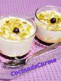Mousse de arroz con coco y pistachos