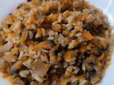 Minestra di Riso e Funghi con Scarti di Verdure