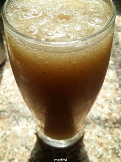 आम पन्ना (aam panna recipe in Hindi) रेसिपी मुख्य फोटो