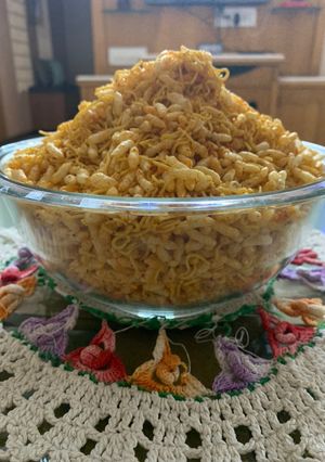 લસણીયા સેવ મમરા (Garlic Sev Mamra Recipe in Gujarati) રેસીપી મુખ્ય ફોટો