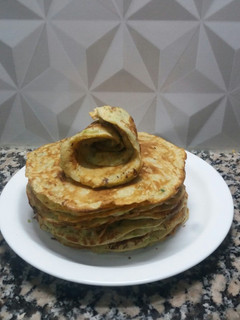 Una foto de Tortitas de calabacín y papa!!