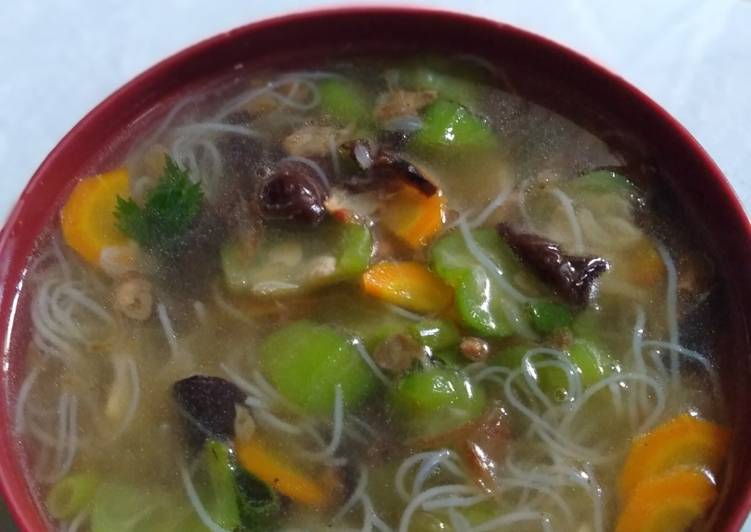 Sayur SOP oyong campur