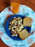 Huevos Revueltos con Champiñones y Tocino