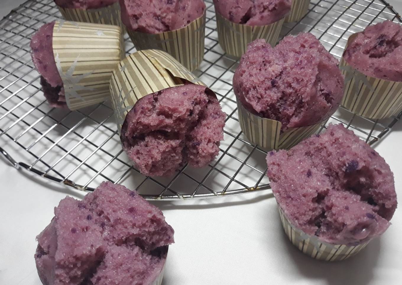 Bagaimana Membuat Kue Mangkok Ubi Ungu, Bikin Ngiler