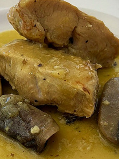 Una foto de Pavo en pepitoria con champiñones