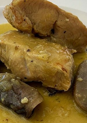 Una foto de Pavo en pepitoria con champiñones