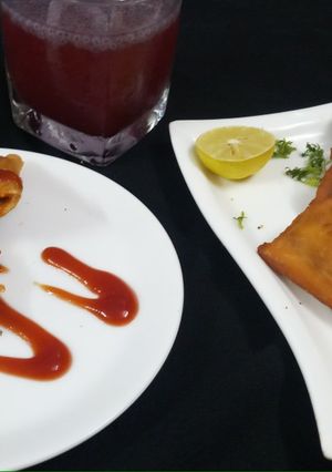 A picture of Veg cheese empanadas.