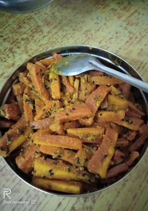 गाजर का अचार (gajar ka achar recipe in Hindi) रेसिपी मुख्य फोटो