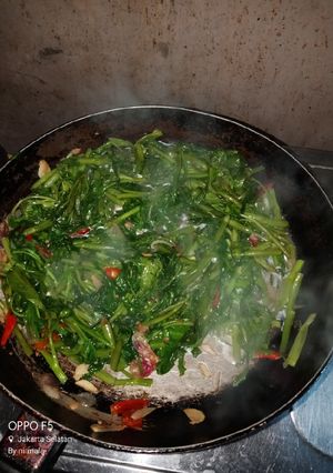 Foto resep Tumis kangkung simple pedas