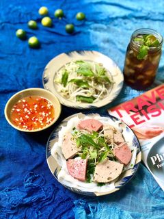 Hình của món Bánh Ướt Nem Chả Lụa.