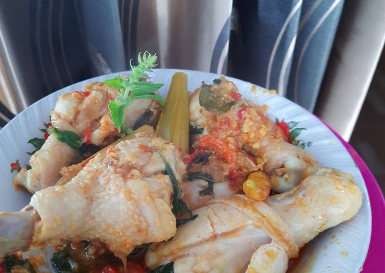 Langkah Mudah untuk Menyiapkan Ayam woku khas manado, Enak Banget