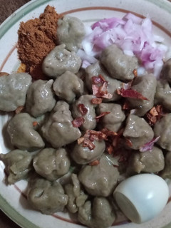 A picture of Danwake with Ginger drink.