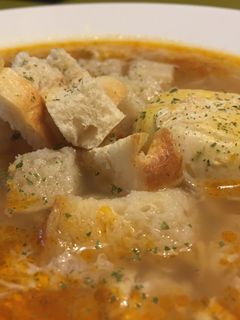 Tojásleves, pirított zsemlekockákkal recept fotója