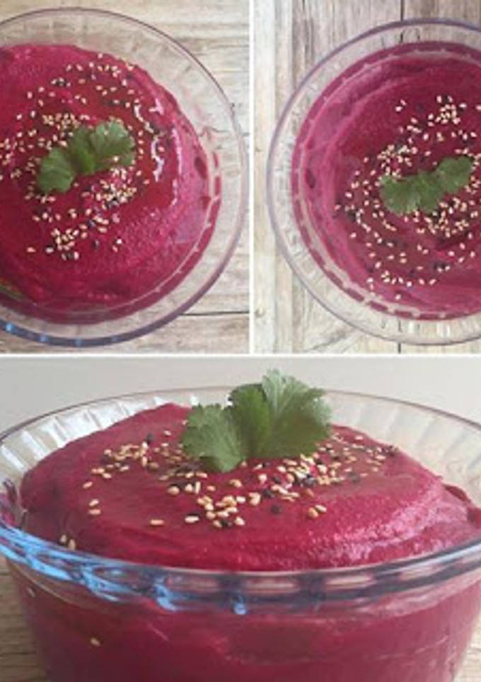 Una foto de Hummus de Remolacha