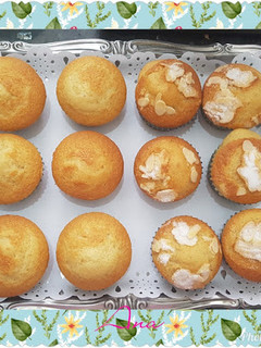 Una foto de Magdalenas súper esponjosas con sabor a limón