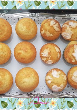 Una foto de Magdalenas súper esponjosas con sabor a limón