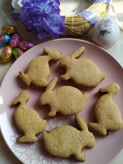Húsvéti gluténmentes linzer recept fotója