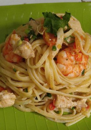 Foto resep Chicken and Prawn Spaghetti with Mushroom and Basil