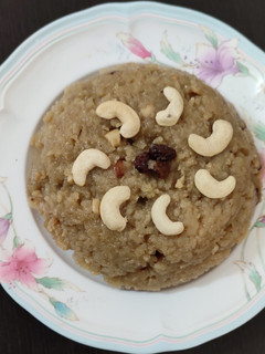 சர்க்கரை பொங்கல் (Sweet pongal) (Sarkarai pongal recipe in tamil) செய்முறை முக்கிய புகைப்படம்