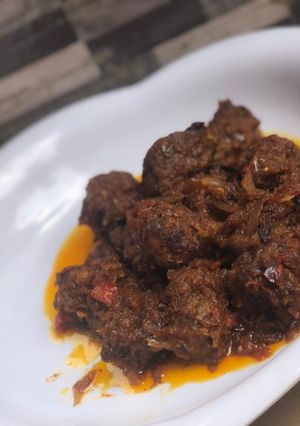 A picture of Meat ball stew.
