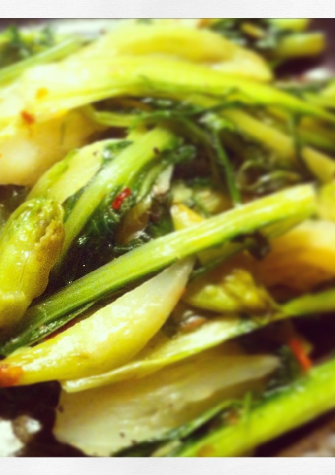Una foto de Puntarelle a la Laura Romana (achicoria Catalogna)
