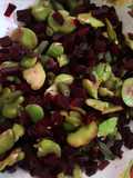 Ensalada cocida de habas, beterraga y vainitas