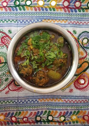 ઊંધિયું (Undhiyu Recipe In Gujarati) રેસીપી મુખ્ય ફોટો