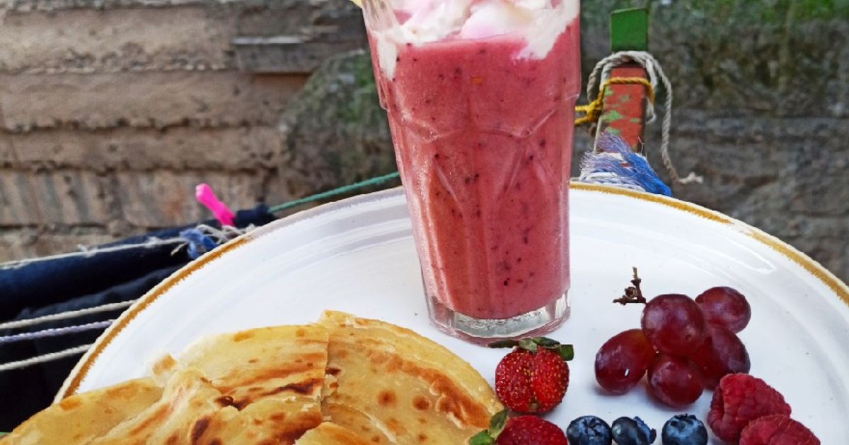 Pineapple, Blueberry, Grapes, Strawberry, And Raspberry Juice.. Recipe ...