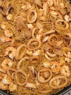 Una foto de Fideuá de la yaya María #recetasconalma una receta de mi madre que siempre compartimos en familia