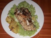 Una foto de pollo con apio y salsa de soya