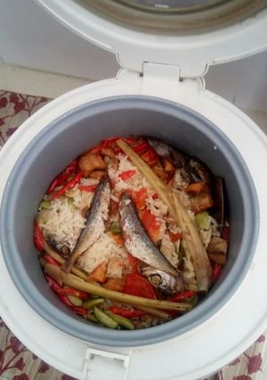 Foto resep Nasi liwet magicom ikan asin peda