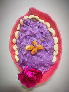 રતાળું નો હલવો (Ratalu Halwa Recipe In Gujarati) રેસીપી મુખ્ય ફોટો
