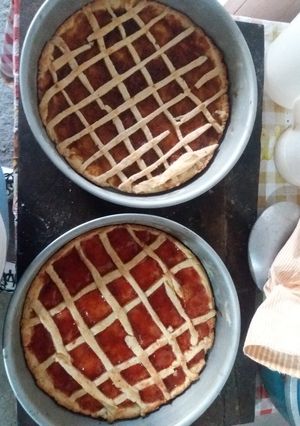 Una foto de Pastafrola de membrillo y pastafrola de frutiila